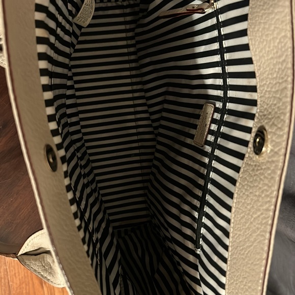 KATE SPADE Southport Leather bag- LARGE 13.5 L x 17 W - Picture 3 of 5